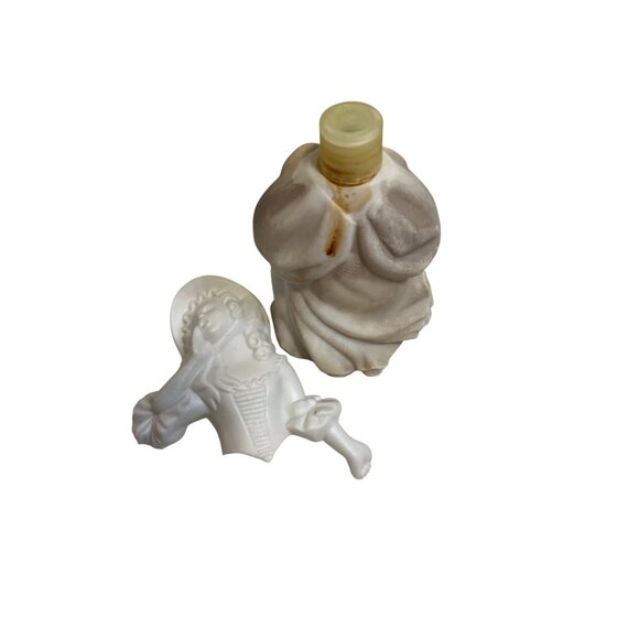 Avon Little Bo Peep Unforgettable Cologne Bottle Figurine  Vintage 2 Oz White Po - Picture 2 of 6